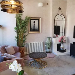  Apartment 6 Rowntree House