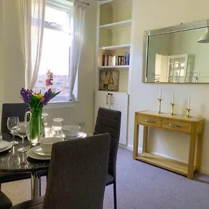  Holiday home Park Crescent - Quaint Victorian With Free Parking