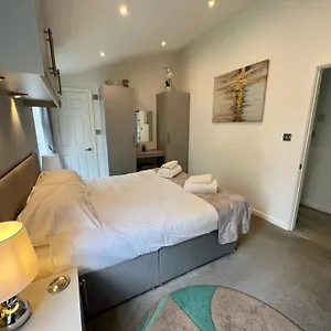  Holiday home Fox At Owlet Hideaway - With Hot Tub, Near