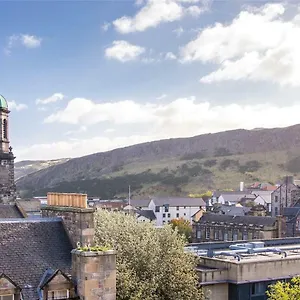 Spacious 2 Bed Next To Royal Mile & Waverley , Edinburgh United Kingdom